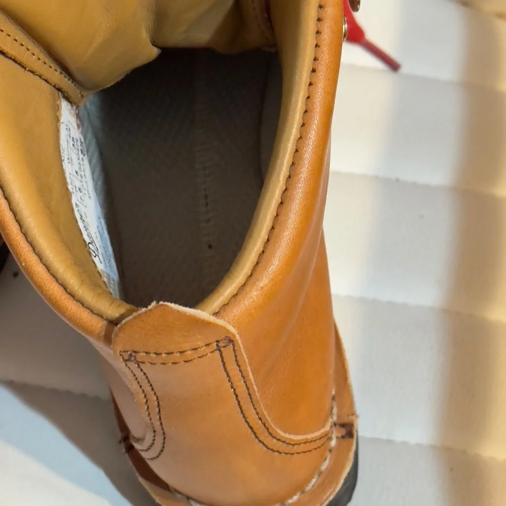 Danner Women’s Cascade Clovis GORE-TEX Boots - Tan and Red - Picture 4 of 10